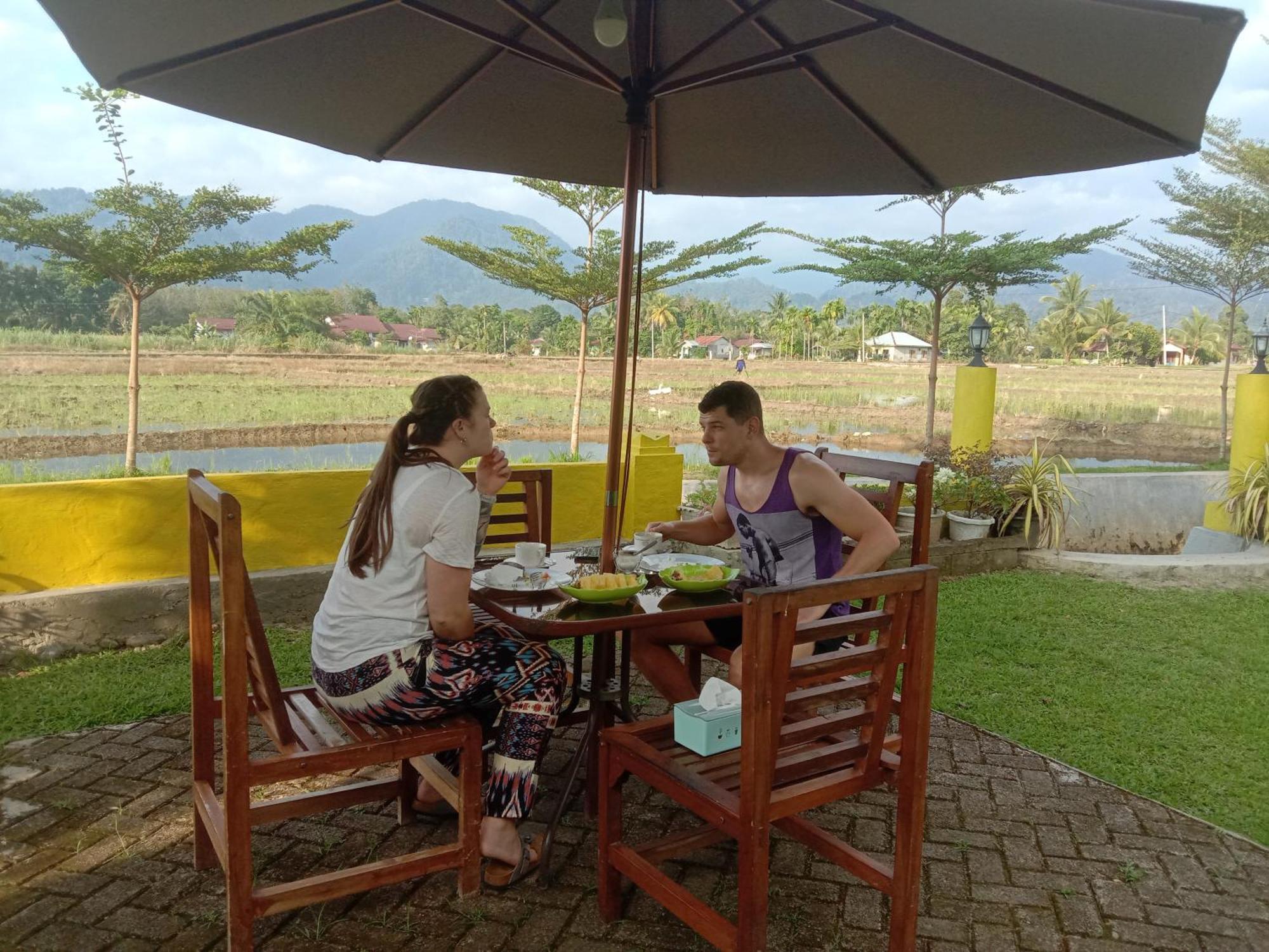 Ambow Homestay Jungle Trekking & Village Tour بوكيت لاوانج المظهر الخارجي الصورة