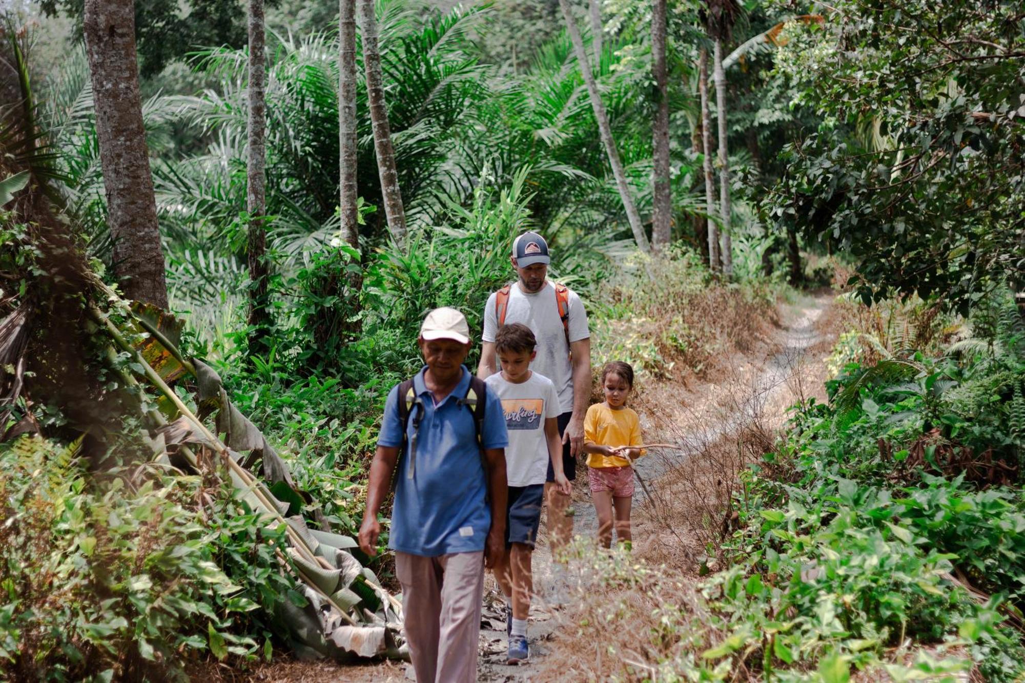 Ambow Homestay Jungle Trekking & Village Tour بوكيت لاوانج المظهر الخارجي الصورة