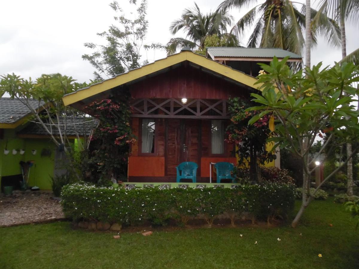 Ambow Homestay Jungle Trekking & Village Tour بوكيت لاوانج المظهر الخارجي الصورة